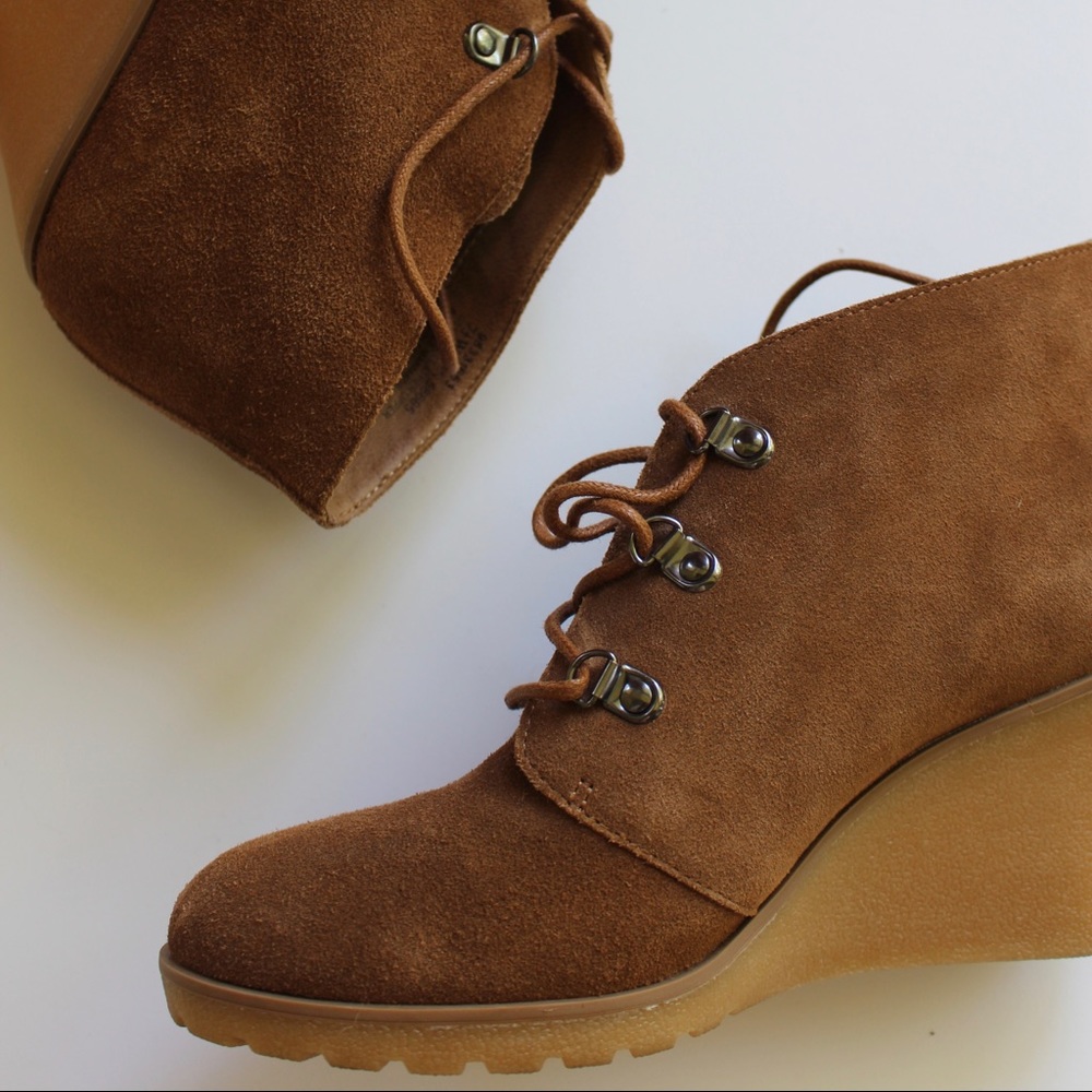 Susina Rawlin Wedge Suede Brown Ankle Boot Booties
